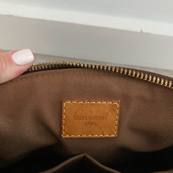 Authentic, Pre-owned Louis Vuitton Tivoli Monogram PM Bag. Great condition. - Picture 6 of 8